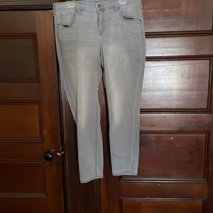 Great condition! Old Navy rockstar style jeans